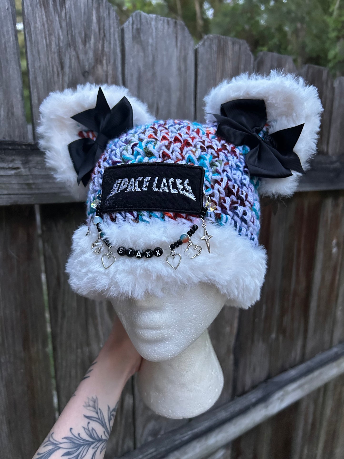 SPACE LACES