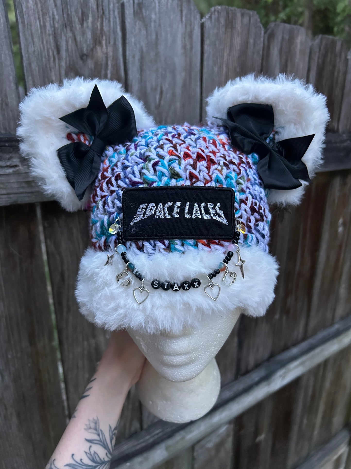 SPACE LACES
